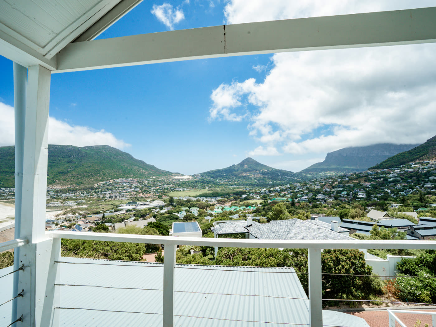 Uitzicht vanaf de veranda van de villa over Hout Bay